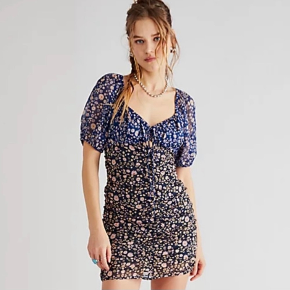 FREE PEOPLE Two-Toned Tessa Mini Dress-Navy Floral Ruched Puff Sleeve Size Small